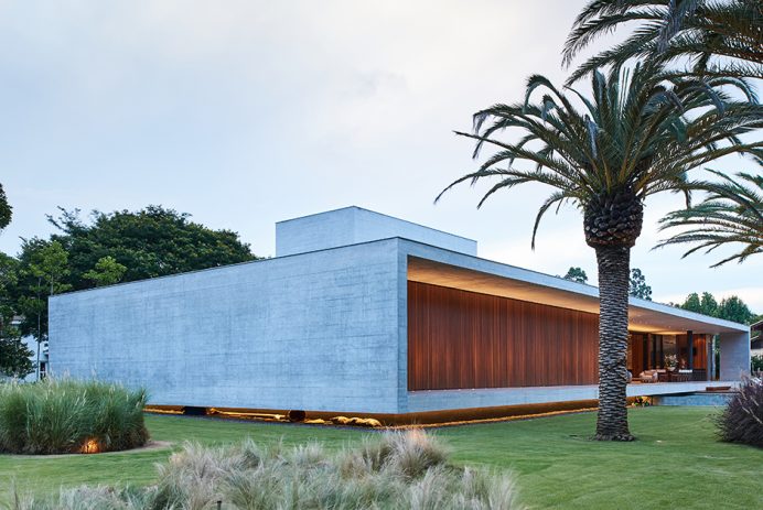 Eleganza razionale a San Paolo con lo studio di architettura F:POLES